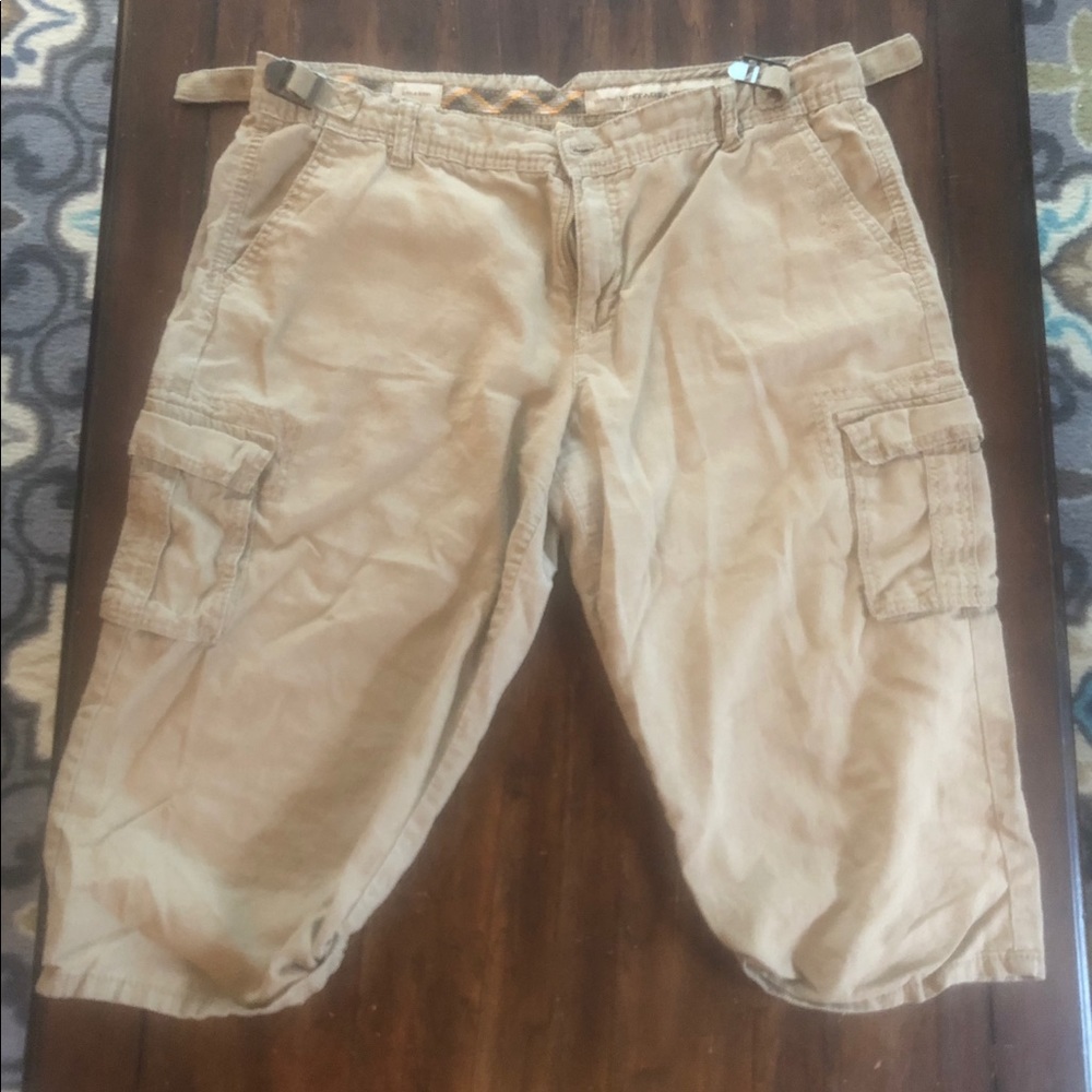Tan capris